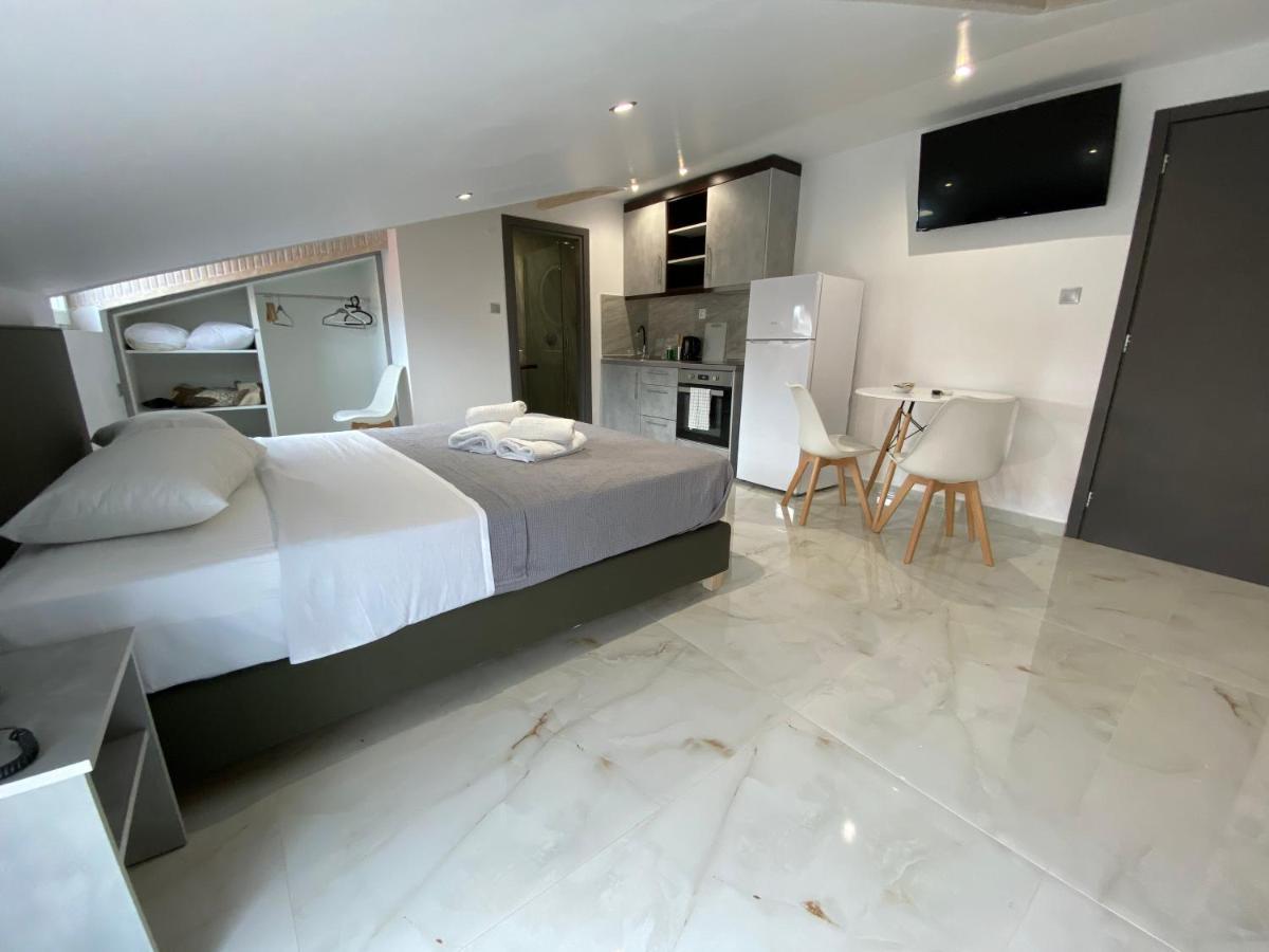 Hotel Almira Айя-Триас Экстерьер фото