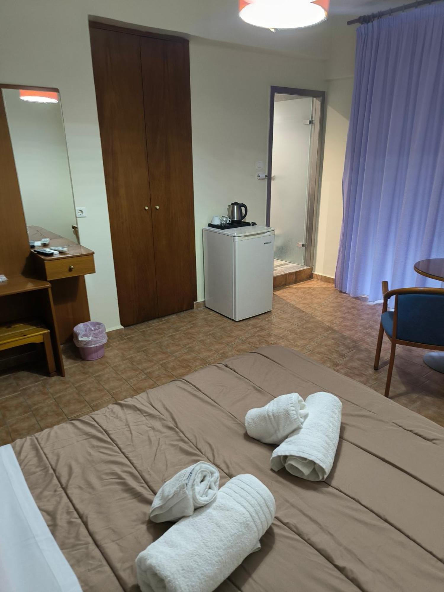 Hotel Almira Айя-Триас Экстерьер фото